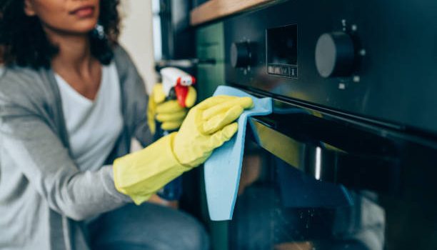 How to Thoroughly Clean Your Oven
